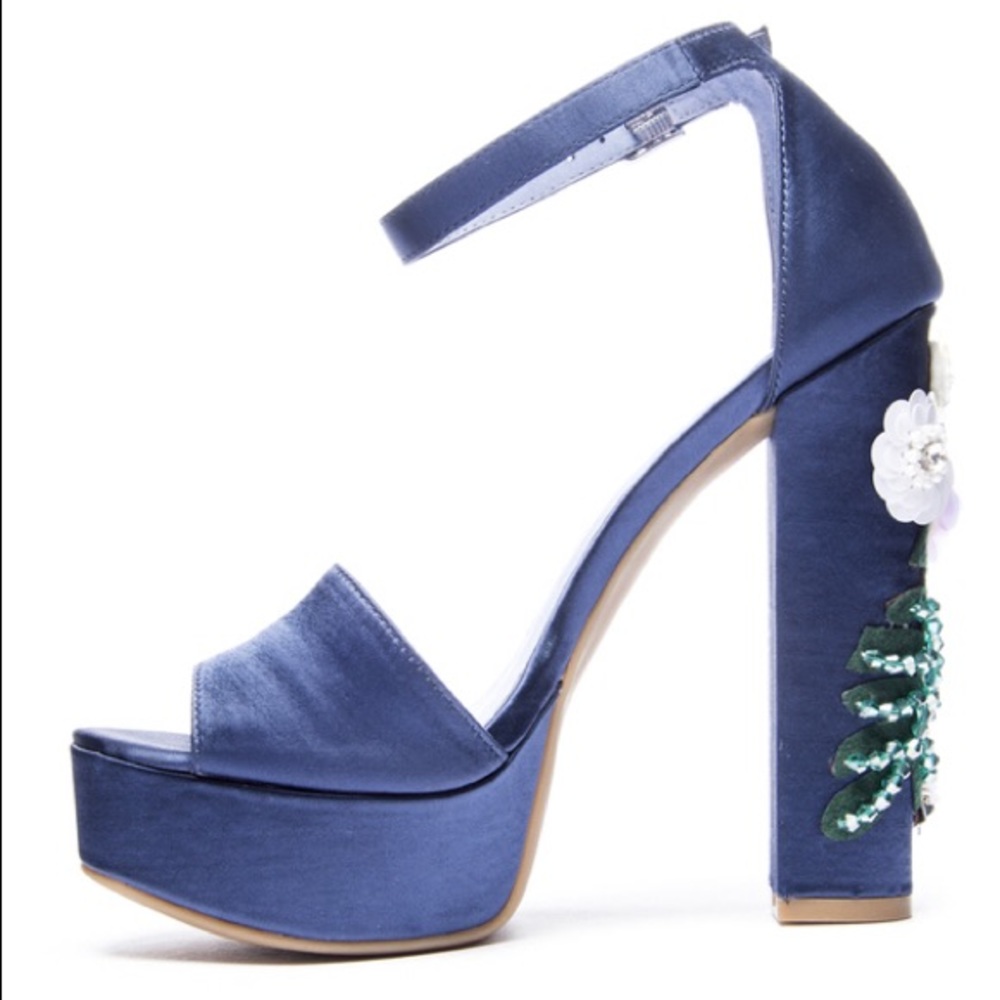 Chinese Laundry Aloha Pumps